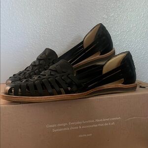 Nisolo Black Leather Flats with Intricate Woven Design